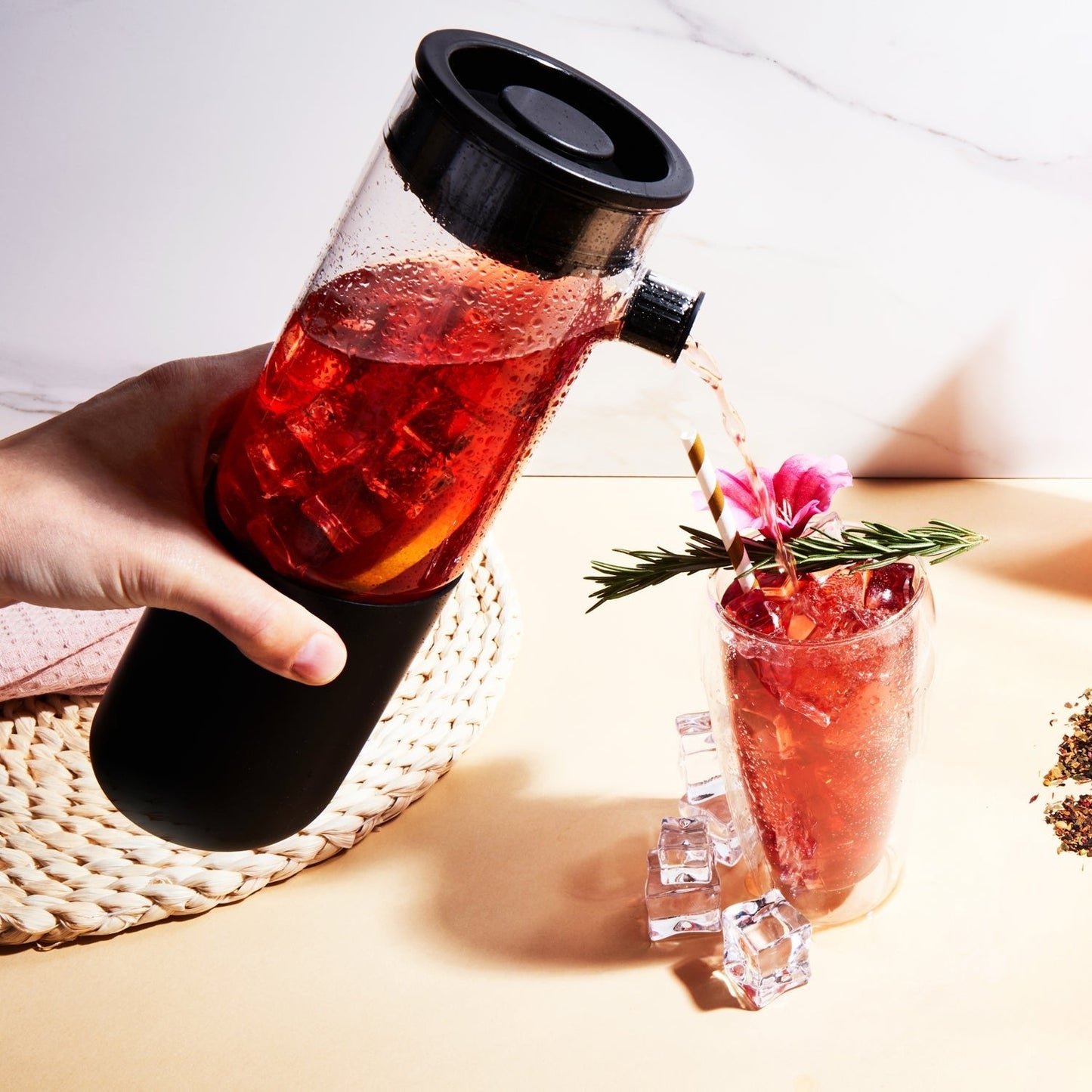 Iced Tea Pitcher with Infuser-4